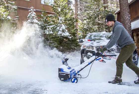 Snow thrower vs. snow blower: Which is right for you?