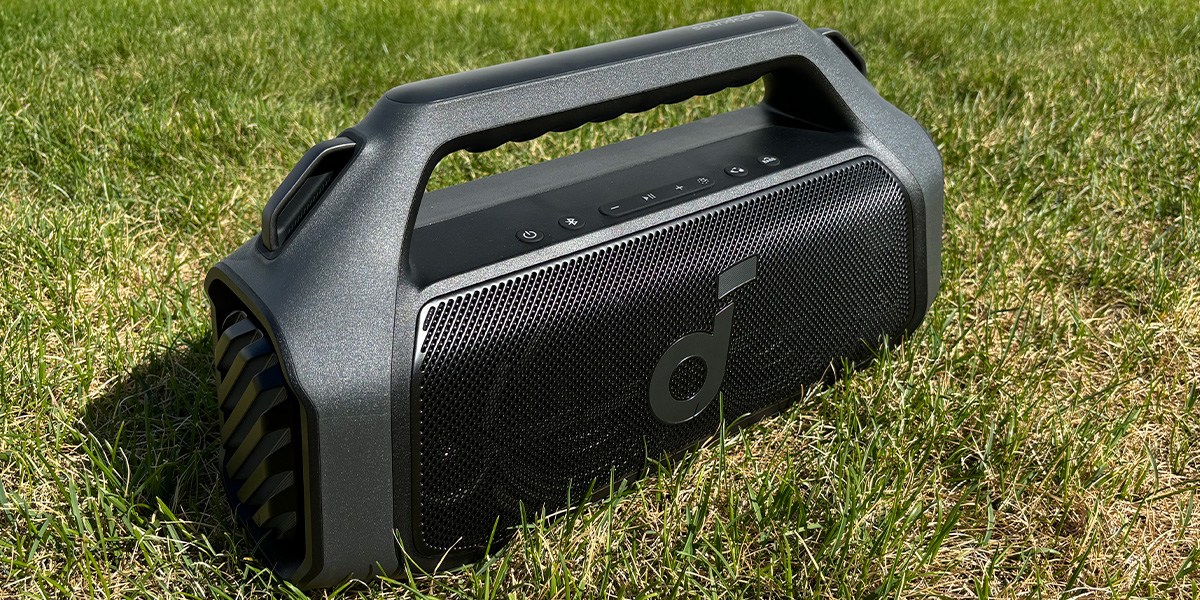 Soundcore Boom 2 Plus outdoors on grass Soundcore Boom 2 Plus outdoors on grass