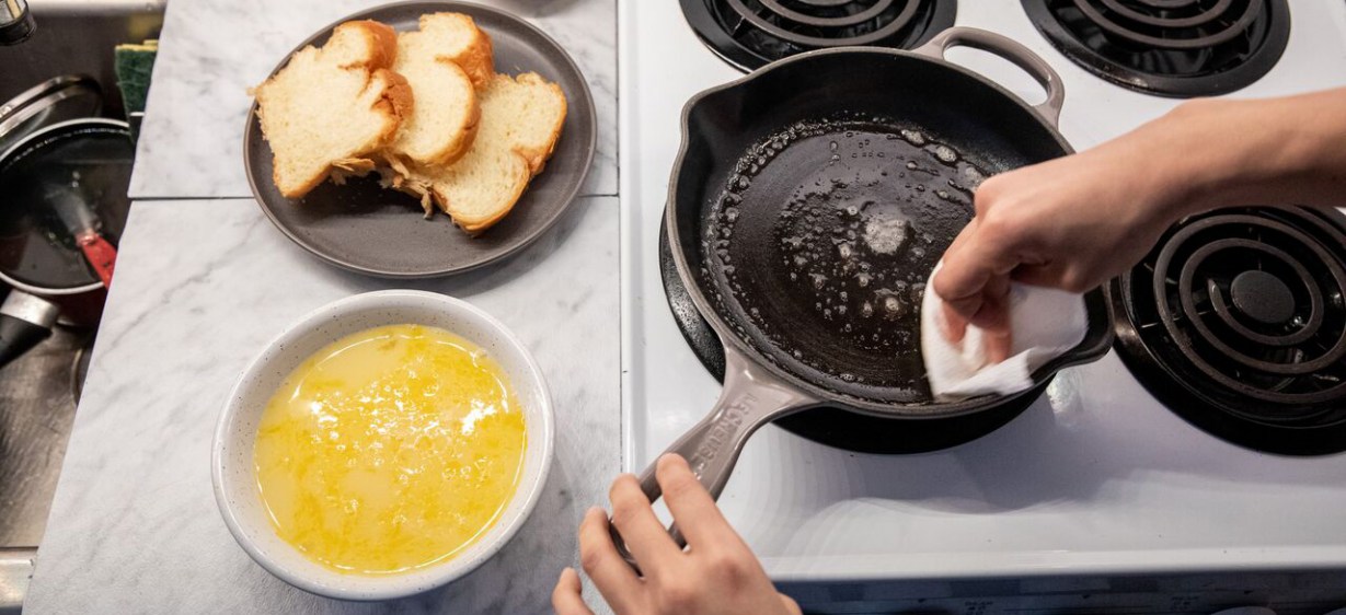 How to clean a cast iron skillet