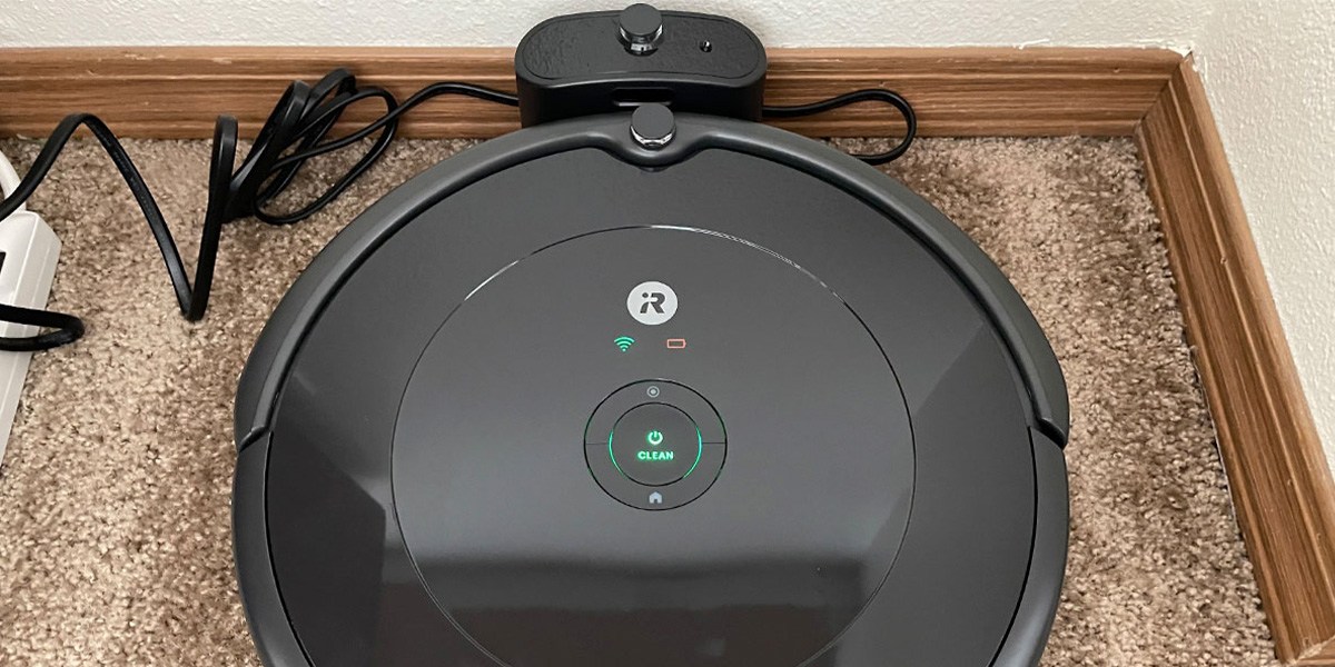 Roomba 692 on charging dock Roomba 692 on charging dock