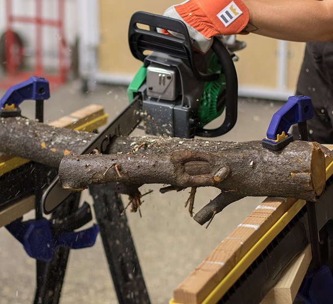 5 Best Gas Chainsaws - Feb. 2018 - BestReviews