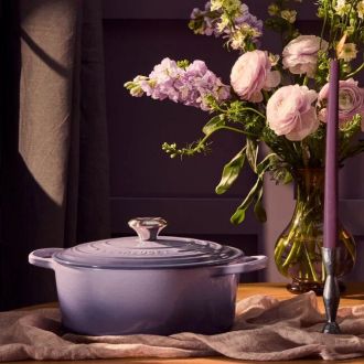 Le Creuset Signature Round Dutch Oven 