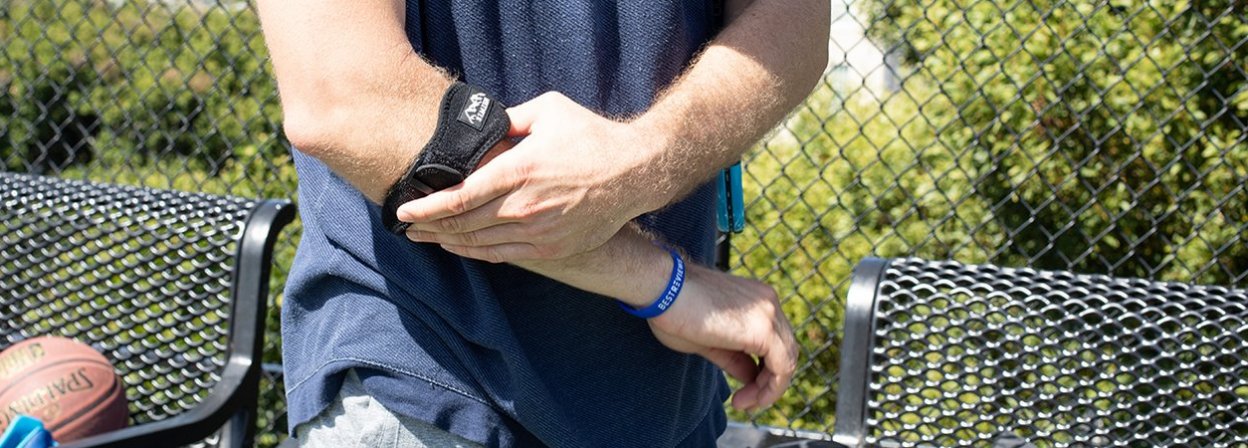 How To Wear The Elbow Brace - SENTEQ 