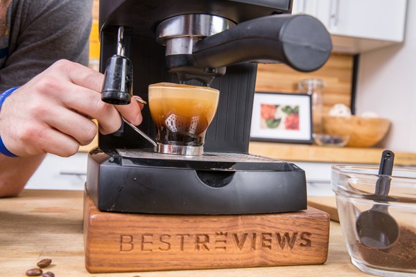 https://cdn18.bestreviews.com/images/v4desktop/image-full-page-600x400/09-best-espresso-machines-for-home-87ae25.jpg?p=w900