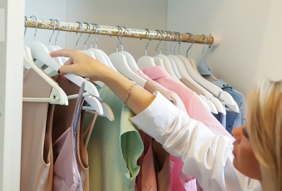 Wood hangers vs. felt hangers