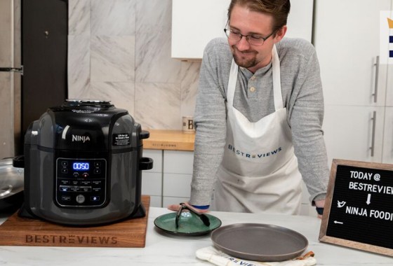 Still need a holiday gift for the foodie on your list? We found a sale on a sous vide machine