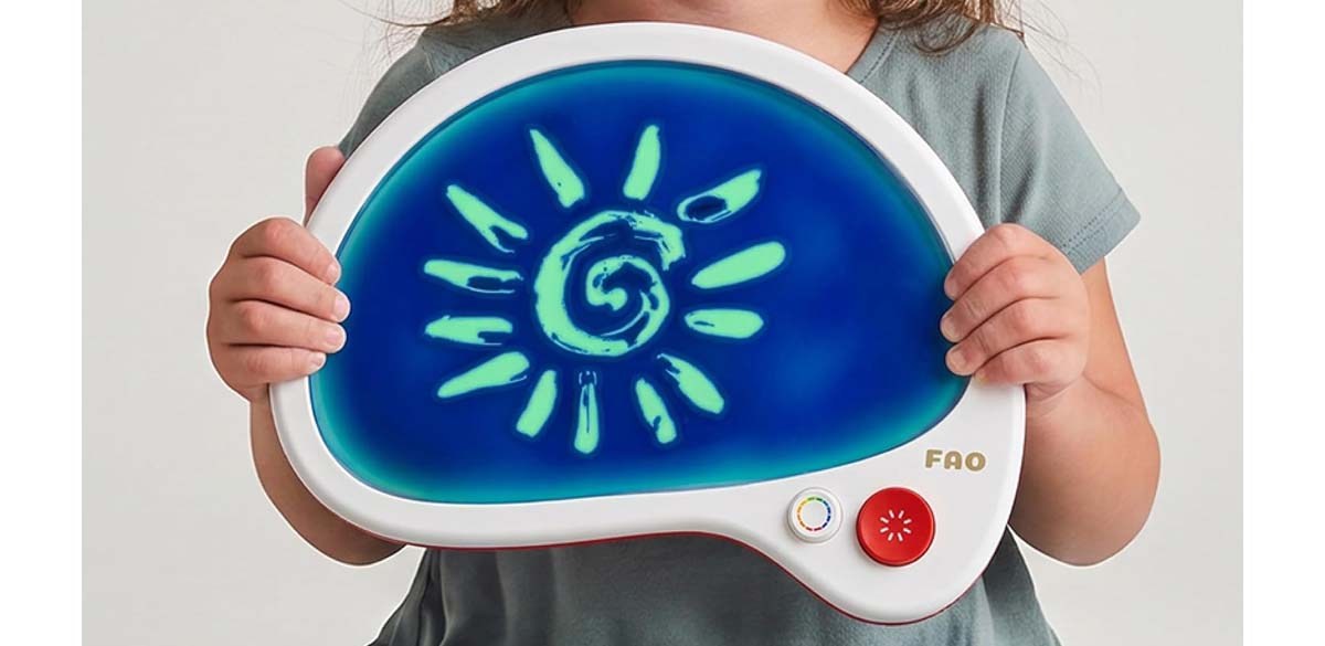 FAO Schwarz Mess-Free Glow Palette