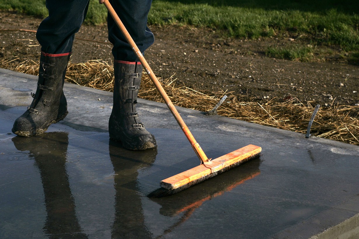 5 Best Push Brooms Sept. 2024 BestReviews